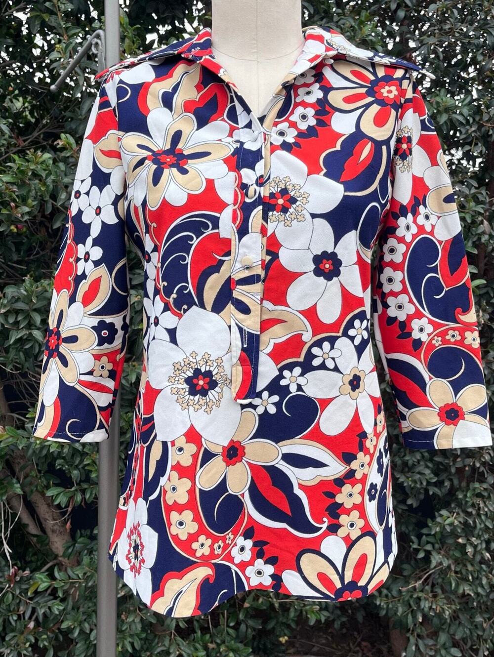 Vintage 1970s Anthony’s Psychedelic Blue Orange Button Down Shirt Women’s Medium